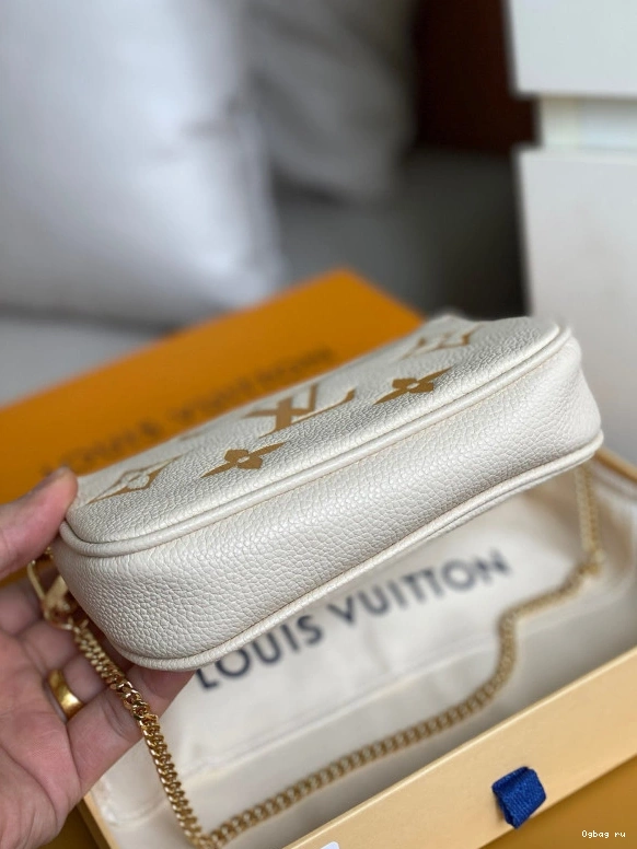 POCHETTE ACCESSOIRES VUITTON MINI LOUIS 0726
